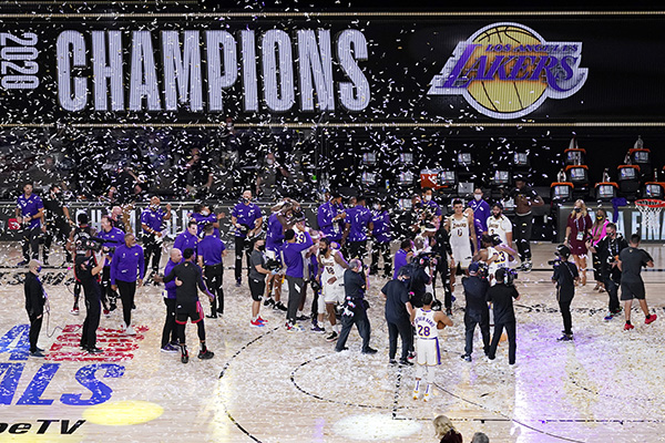 Lakers campioni Nba, LeBron miglior giocatore. Titolo nel nome di Kobe Bryant