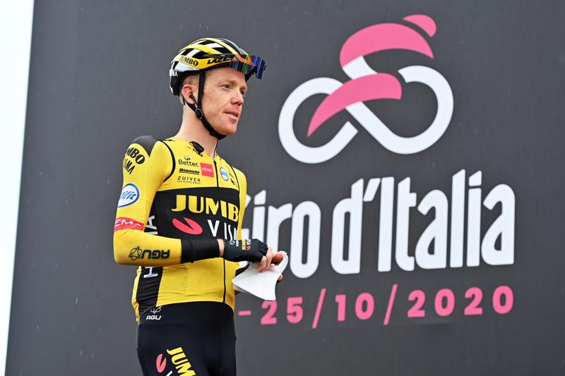 Giro d’Italia 2020 trema, positivi Kruijswijk-Matthews, 2 squadre ritirate Giro d’Italia 2020 trema, positivi Kruijswijk-Matthews, 2 squadre ritirate