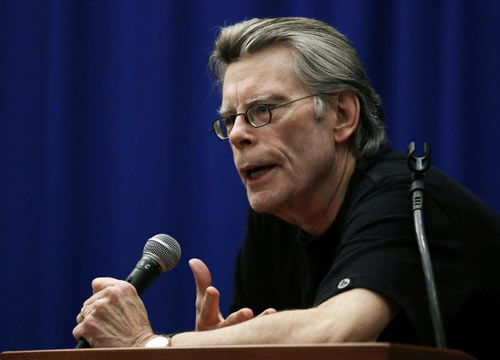 Stephen King torna al cinema da spettatore: “Terribile, mi sono sentito male” Stephen King torna al cinema da spettatore: “Terribile, mi sono sentito male”