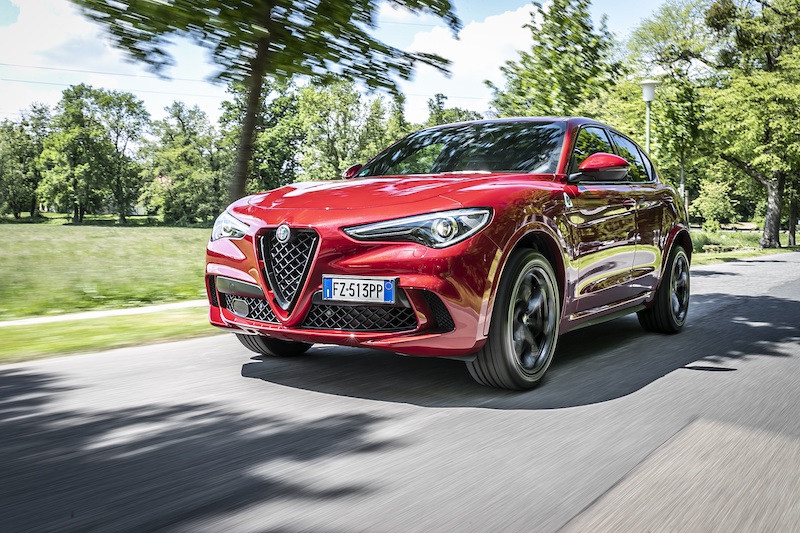 Alfa Romeo Stelvio Quadrifoglio si aggiudica il titolo di “Suv dell’anno” Alfa Romeo Stelvio Quadrifoglio si aggiudica il titolo di “Suv dell’anno”