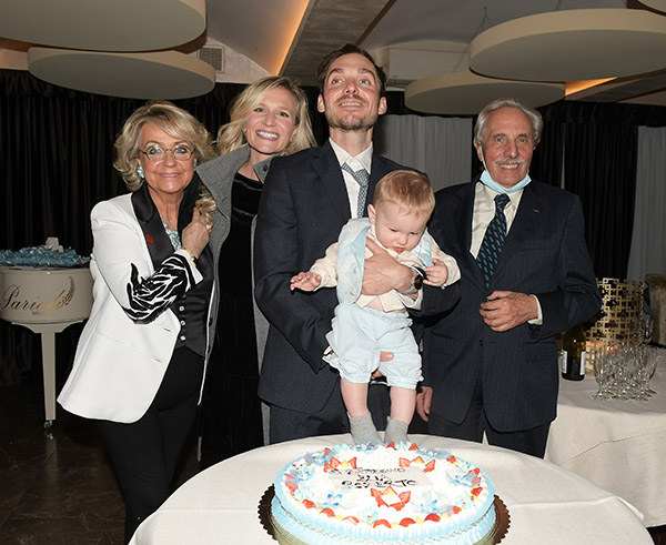 Festa per il battesimo a Milano per il piccolo principe Elia Roberto Festa per il battesimo a Milano per il piccolo principe Elia Roberto