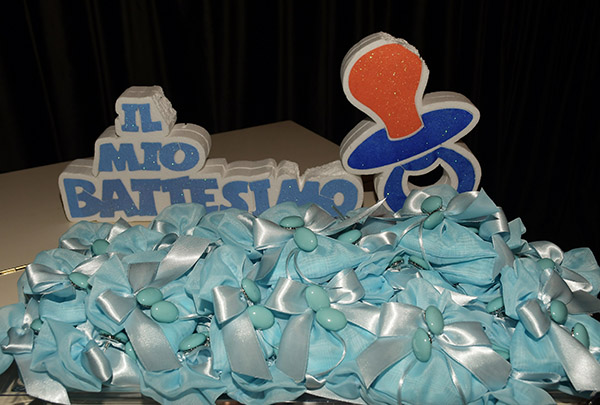 Festa per il battesimo a Milano per il piccolo principe Elia Roberto Festa per il battesimo a Milano per il piccolo principe Elia Roberto