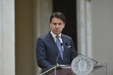 Conte: l’ obiettivo è prevenire lockdown e salvare la comunità con il Mes