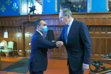 Di Maio a Mosca incontra Lavrov e Manturov: “Dialogo politico e investimenti”