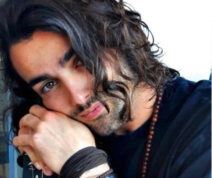 Damiano, dalla danza alla radio: esce il brano d’esordio ‘Colpa della verità’ Damiano, dalla danza alla radio: esce il brano d’esordio ‘Colpa della verità’