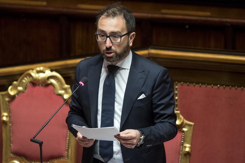 Concorsi magistrati truccati.Bonafede si sfila:”Non è compito mio controllare” Concorsi magistrati truccati.Bonafede si sfila:”Non è compito mio controllare”
