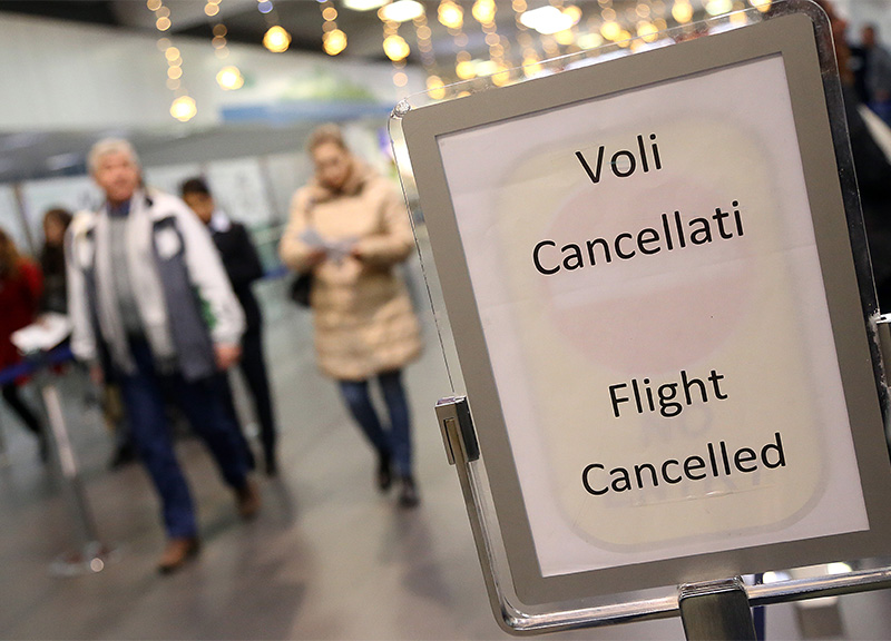 Galleria foto 'Ryanair dimezza i voli invernali. Nuova ondata Covid sulle compagnie aeree' - foto 1