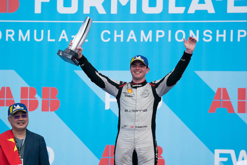 Nissan e.dams conferma Buemi e Rowland per la prossima stagione di FORMULA E Nissan e.dams conferma Buemi e Rowland per la prossima stagione di FORMULA E