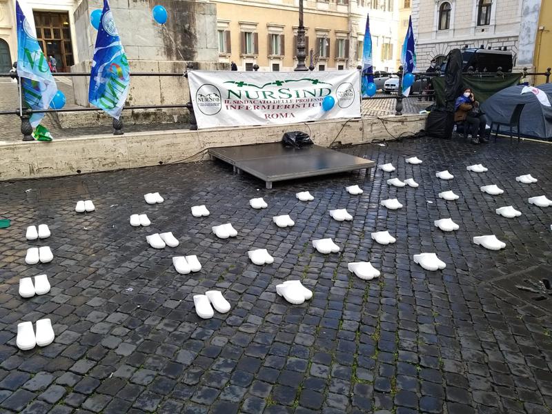Nursind in piazza: “No pacche sulla spalla, ora valorizzare gli infermieri” Nursind in piazza: “No pacche sulla spalla, ora valorizzare gli infermieri”