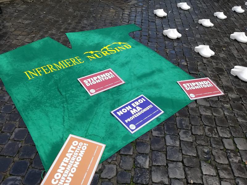 Nursind in piazza: “No pacche sulla spalla, ora valorizzare gli infermieri” Nursind in piazza: “No pacche sulla spalla, ora valorizzare gli infermieri”