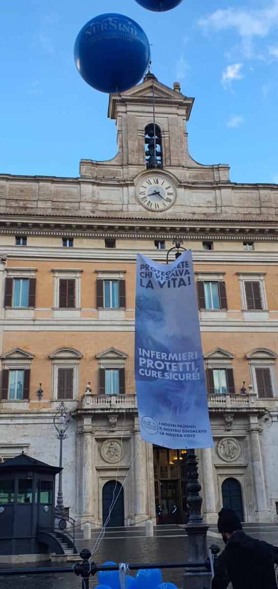 Nursind in piazza: “No pacche sulla spalla, ora valorizzare gli infermieri” Nursind in piazza: “No pacche sulla spalla, ora valorizzare gli infermieri”
