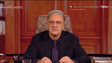 Fatelli di Crozza: De Luca: annuncia il coprifuoco a halloween.