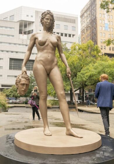 New York, Medusa sta con il #metoo davanti al tribunale del processo Weinstein