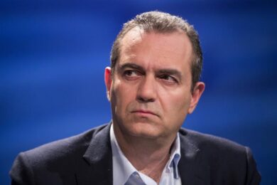 De Magistris contro De Luca:”Non ha fatto niente per prevenire contagi”