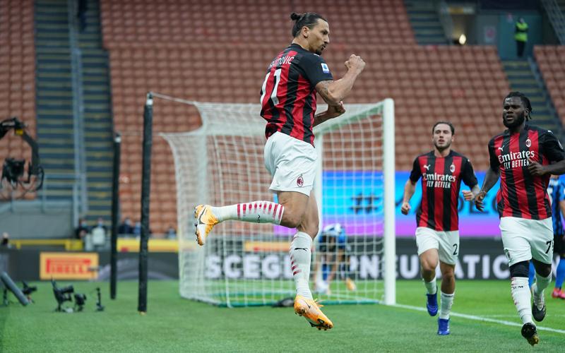 Ibrahimovic show, tra scudetto e nuovo rinnovo di contratto con il Milan Ibrahimovic show, tra scudetto e nuovo rinnovo di contratto con il Milan