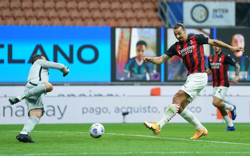 Ibrahimovic show, tra scudetto e nuovo rinnovo di contratto con il Milan Ibrahimovic show, tra scudetto e nuovo rinnovo di contratto con il Milan