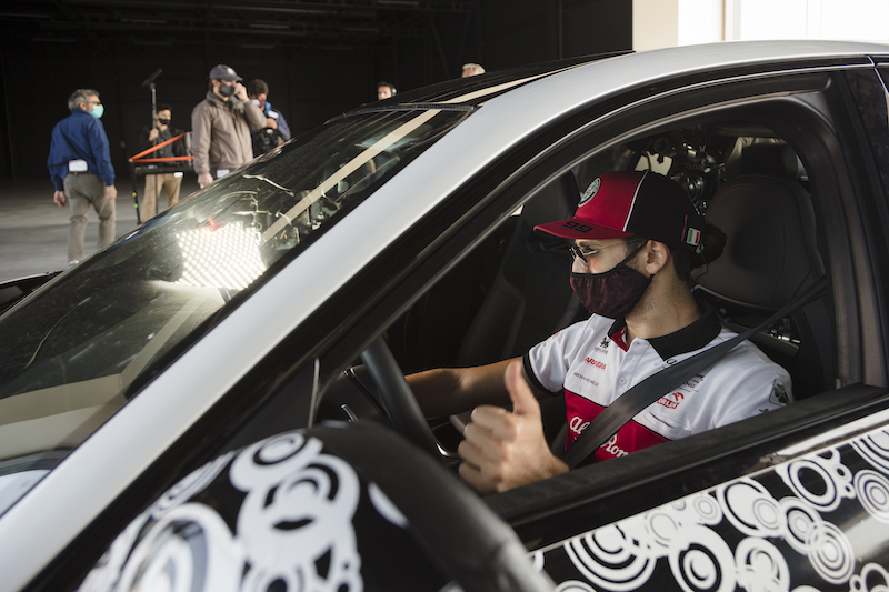 Räikkönen e Giovinazzi in pista a Balocco con la Giulia GTA