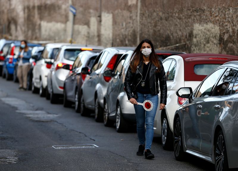 Caos tamponi: Regione Lazio ci mette una toppa. Prenotazioni on line. Forse