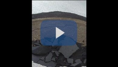 Voragine di due metri sul Raccordo Anas: “Schivata per miracolo”. La paura