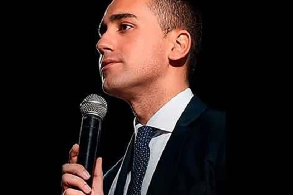 “E’ Conte il politico più elegante”. Parla l’uomo che fa i nodi al potere “E’ Conte il politico più elegante”. Parla l’uomo che fa i nodi al potere