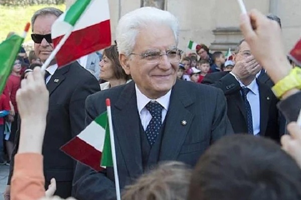 “E’ Conte il politico più elegante”. Parla l’uomo che fa i nodi al potere “E’ Conte il politico più elegante”. Parla l’uomo che fa i nodi al potere