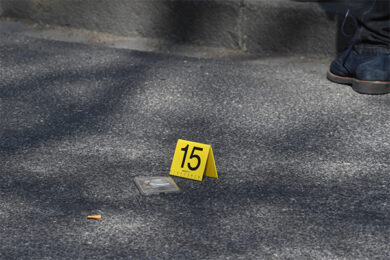 Due colpi al petto: gravissimo un pregiudicato ferito ad Acilia. E’ far west