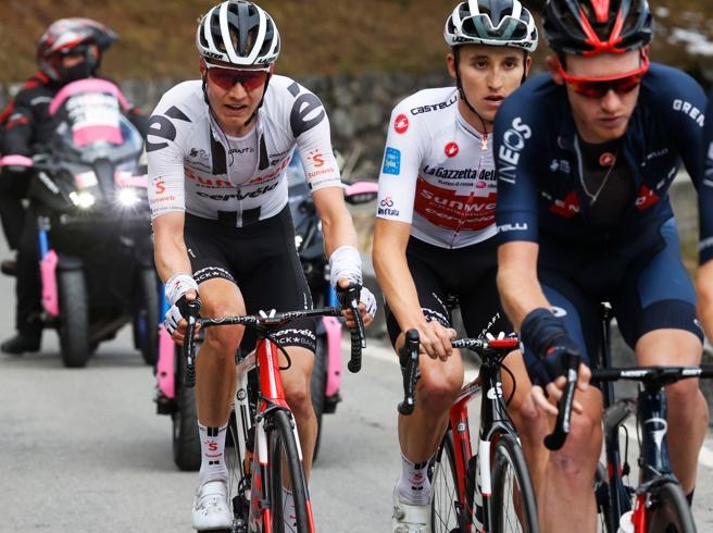 Il Passo dello Stelvio protagonista al Giro d’Italia. FOTO Il Passo dello Stelvio protagonista al Giro d’Italia. FOTO