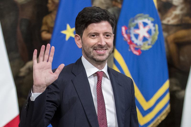 Slitta l’uscita del libro di Speranza: “Non saremo impreparati questa volta” Slitta l’uscita del libro di Speranza: “Non saremo impreparati questa volta”