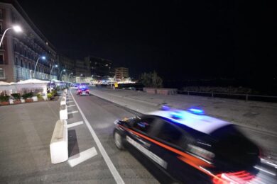 Covid, Napoli esplode tra gli scontri. Già condannati i due violenti arrestati