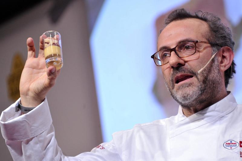 Covid, lo chef Bottura scrive a Conte: “I ristoranti muoiono, salviamoli così” Covid, lo chef Bottura scrive a Conte: “I ristoranti muoiono, salviamoli così”