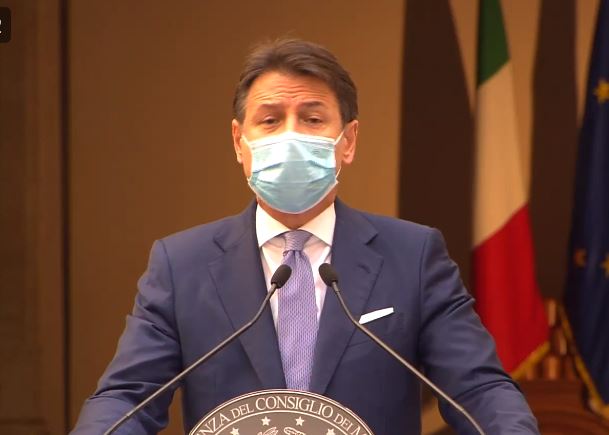Governo, Conte: “Le chiusure alle 18? Necessario decongestionare i trasporti” Governo, Conte: “Le chiusure alle 18? Necessario decongestionare i trasporti”