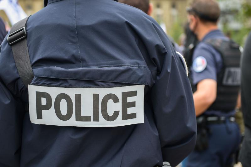 Francia: allarme bomba all’Arco di Trionfo, trovate munizioni a Campo di Marte Francia: allarme bomba all’Arco di Trionfo, trovate munizioni a Campo di Marte