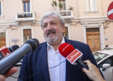 Covid, Emiliano chiude tutte le scuole in Puglia