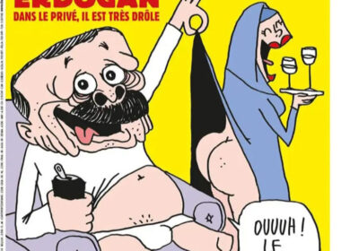 Copertina Charlie Hebdo Erdogan: Macron sfida il Sultano turco