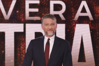 Alessandro Giuli contro Report: “Violata mia privacy. Io e il mio avvocato…”