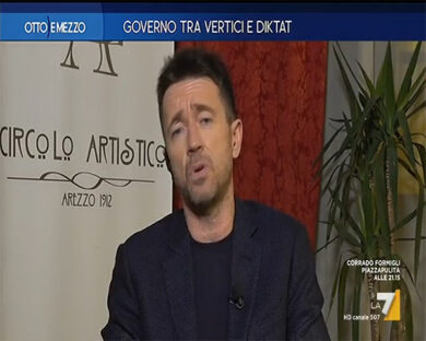 Coronavirus e insulti: “Radiate Andrea Scanzi dall’Ordine dei giornalisti”