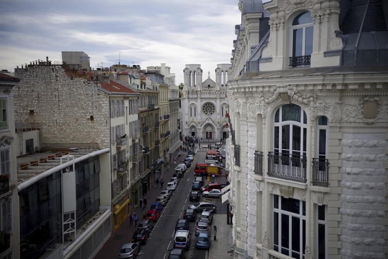 Nizza, una notte davanti alla cattedrale. Così Brahim ha preparato l’attacco Nizza, una notte davanti alla cattedrale. Così Brahim ha preparato l’attacco