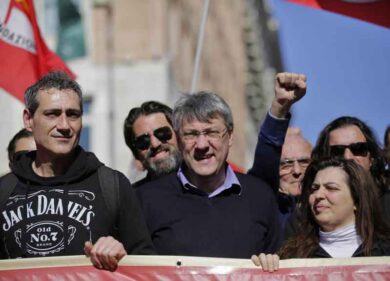 Licenziamenti, Landini: “Stop fino al 31/3. Oppure sciopero generale”