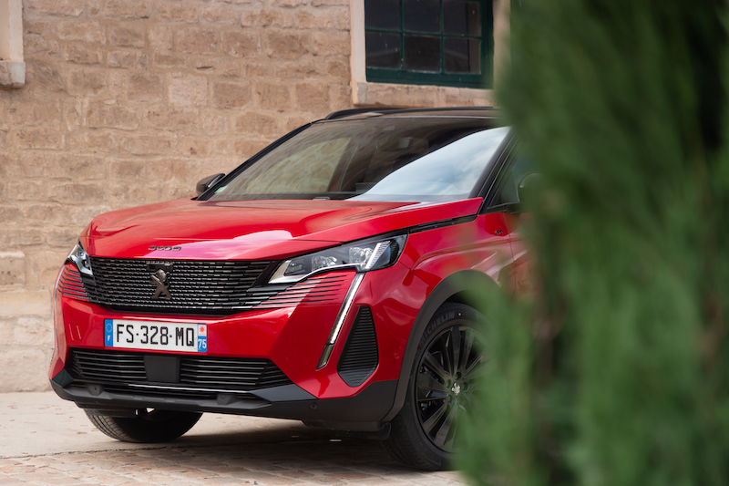 Nuova Peugeot 3008 ancora più esclusiva con l’opzione “Black Pack” Nuova Peugeot 3008 ancora più esclusiva con l’opzione “Black Pack”
