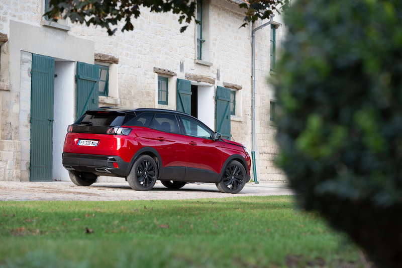 Nuova Peugeot 3008 ancora più esclusiva con l’opzione “Black Pack” Nuova Peugeot 3008 ancora più esclusiva con l’opzione “Black Pack”