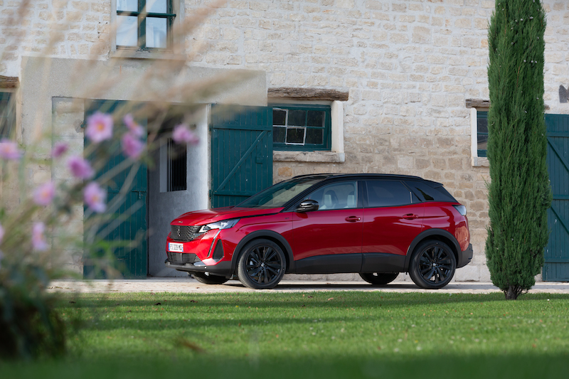Nuova Peugeot 3008 ancora più esclusiva con l’opzione “Black Pack” Nuova Peugeot 3008 ancora più esclusiva con l’opzione “Black Pack”