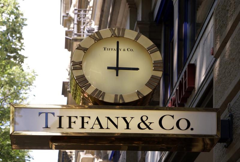 Lusso, al via l’accordo tra Lvmh e Tiffany: il prezzo scende a 131 dollari Lusso, al via l’accordo tra Lvmh e Tiffany: il prezzo scende a 131 dollari