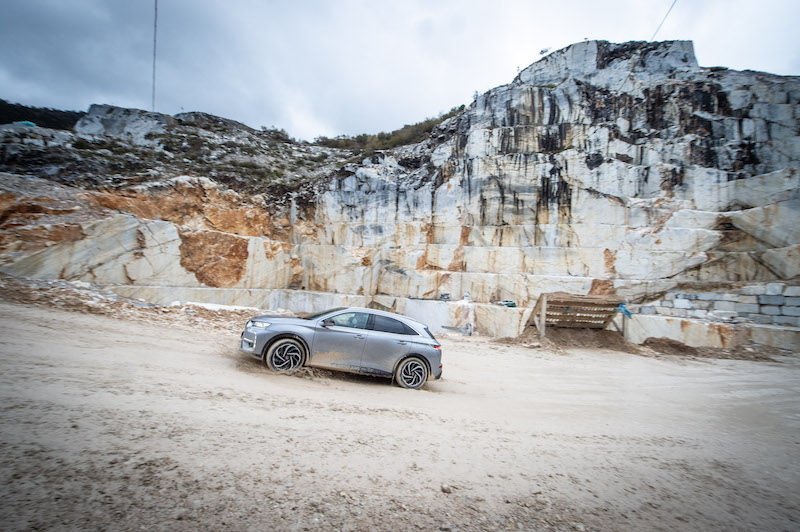 DS 7 Crossback E-Tense: omaggio al lusso (e all’arte) DS 7 Crossback E-Tense: omaggio al lusso (e all’arte)