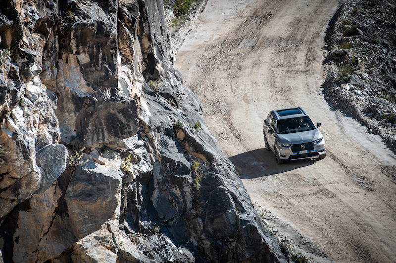 DS 7 Crossback E-Tense: omaggio al lusso (e all’arte) DS 7 Crossback E-Tense: omaggio al lusso (e all’arte)