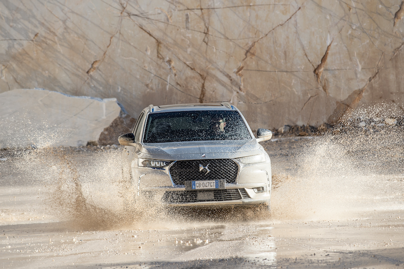 DS 7 Crossback E-Tense: omaggio al lusso (e all’arte) DS 7 Crossback E-Tense: omaggio al lusso (e all’arte)