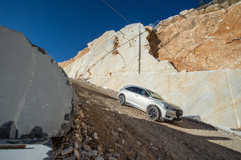 DS 7 Crossback E-Tense: omaggio al lusso (e all’arte) DS 7 Crossback E-Tense: omaggio al lusso (e all’arte)
