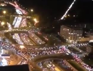 Lockdown Francia, l’esodo dei parigini: le immagini impressionanti. VIDEO Lockdown Francia, l’esodo dei parigini: le immagini impressionanti. VIDEO