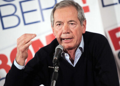 Coronavirus, Bertolaso: “Lockdown totale subito. Proiezioni peggio di marzo”