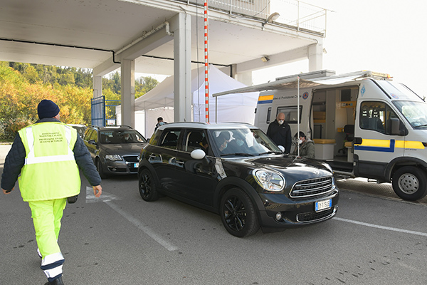 Tamponi drive COVID-19 con la Protezione Civile Tamponi drive COVID-19 con la Protezione Civile