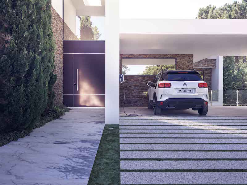 Citroën C5 Aircross Hybrid Plug-in, la ricarica la gestisci dallo smartphone Citroën C5 Aircross Hybrid Plug-in, la ricarica la gestisci dallo smartphone